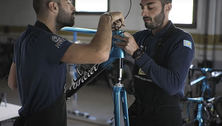 L'assemblaggio della bici di Fuglsang